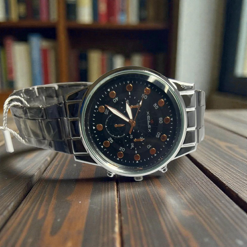 Luxury Leather Strap Men’s Watch – Stylish & Comfortable Design